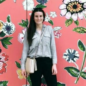 Meet your Posher, Laura